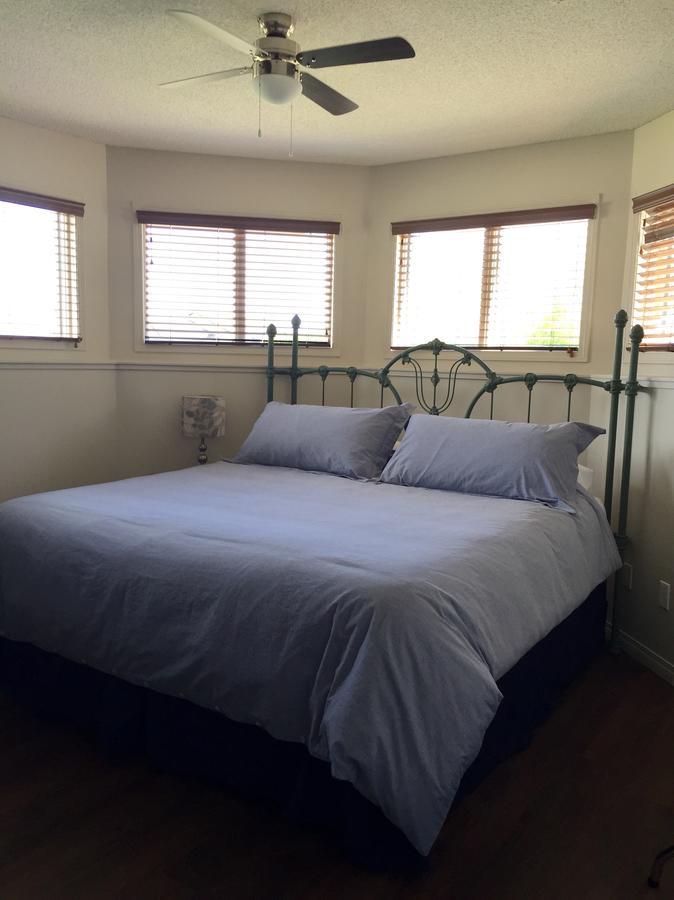 Lakeside Country Inn Manitou Beach 외부 사진